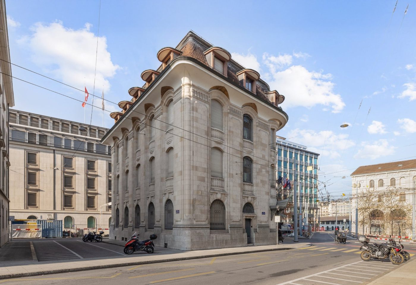 backbone_585890-B_053_WEB